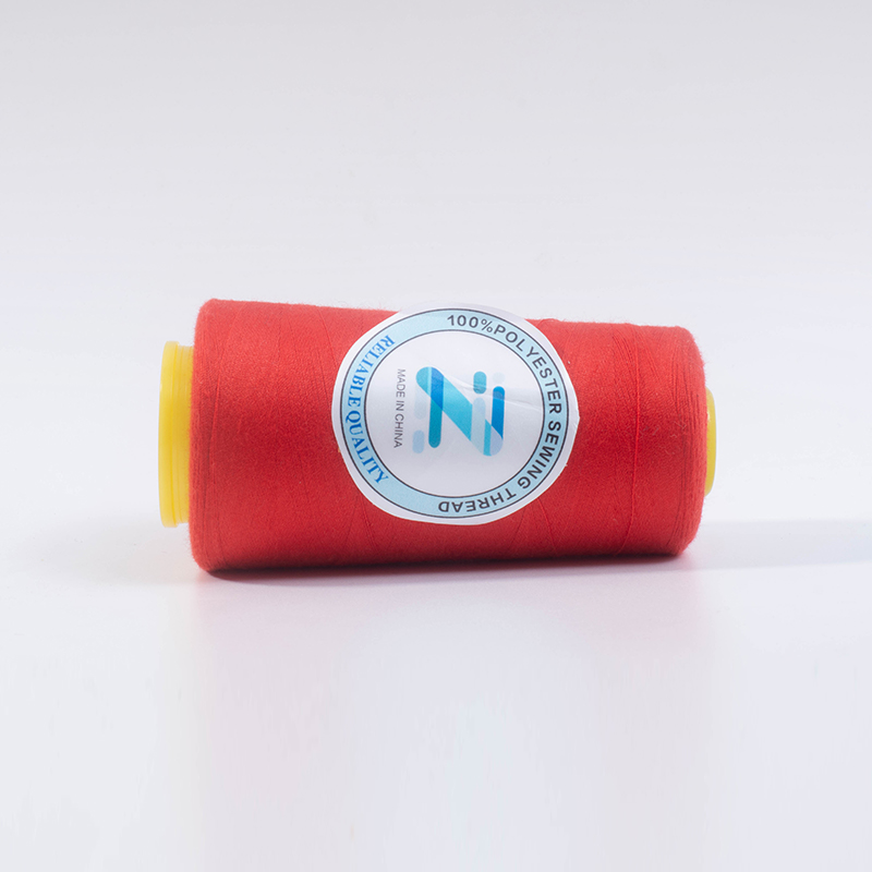 Qual é o papel do processo de textura de desenho na produção de thread de costura de bordados de poliéster