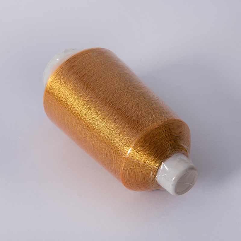 Como o fio de bordado de metal difere do thread de bordado padrão?