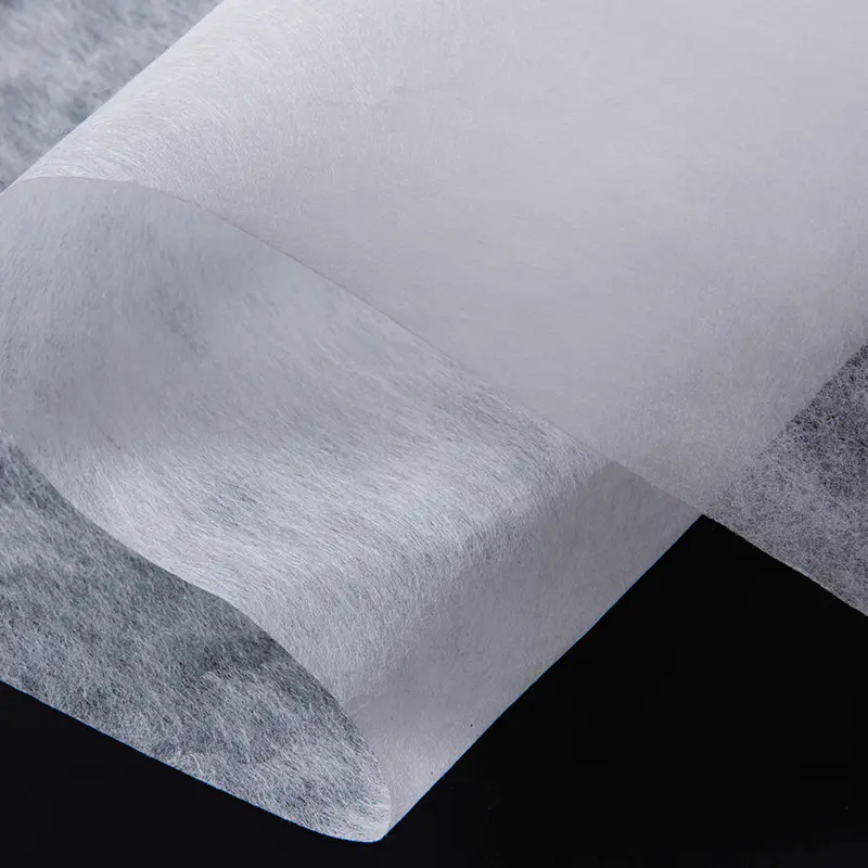 A ascensão dos tecidos não tecidos na indústria têxtil moderna: transformando os métodos tradicionais de fabricação